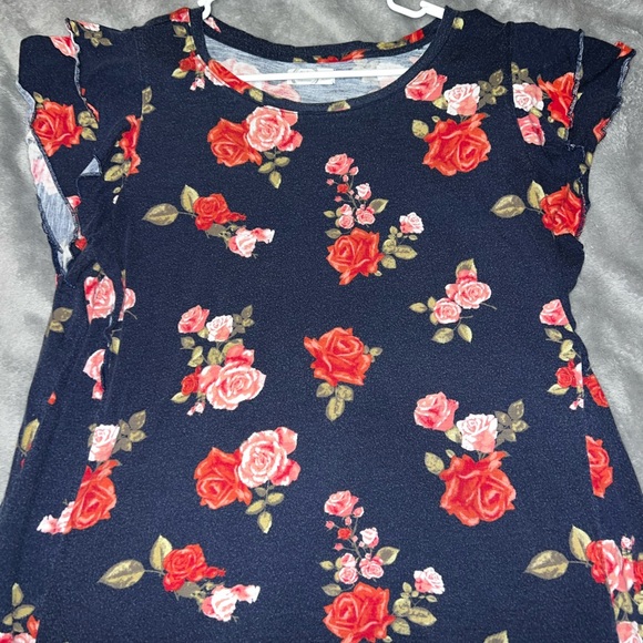 Maurices Tops - 🎉LAST CHANCE🎉 Maurices navy blue with roses shirt. Size XL